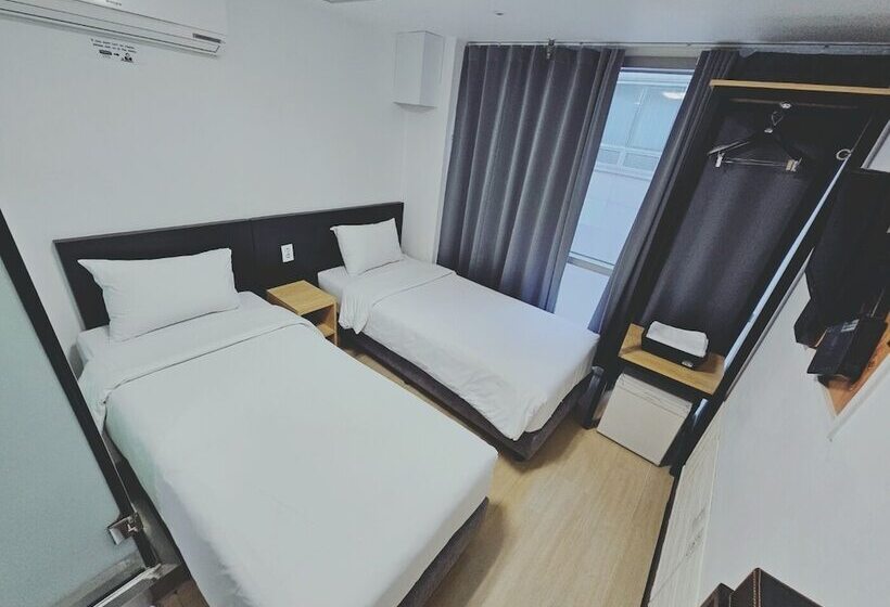 Номер Стандарт, Ekonomy Hotel Myeongdong Premier