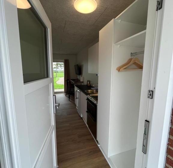 スーペリアスタジオ, Go Sleep Bredehus