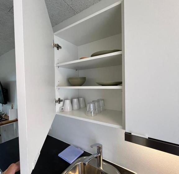 スーペリアスタジオ, Go Sleep Bredehus