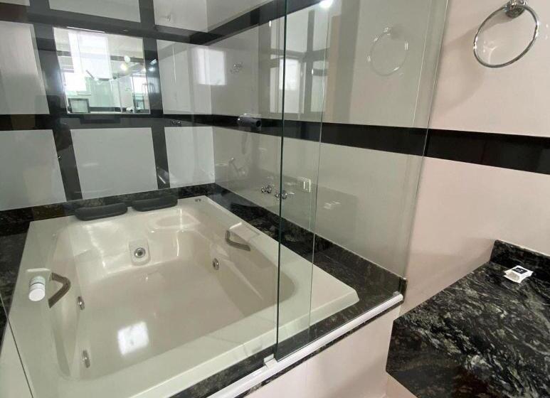 جناح سرير كينج, Grande