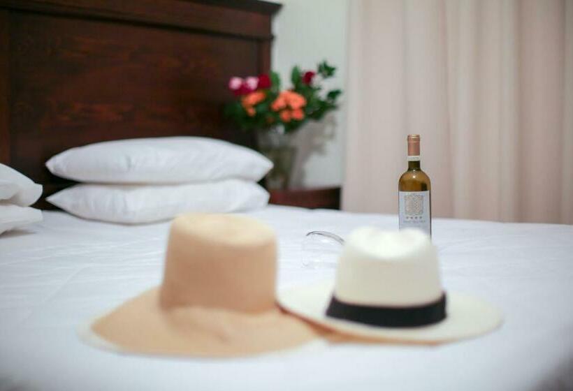 Номер Стандарт, Hanioti Melathron