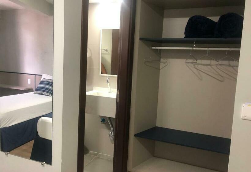 舒适三人间, Marjai