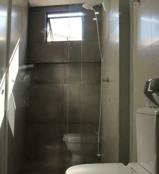 舒适三人间, Marjai