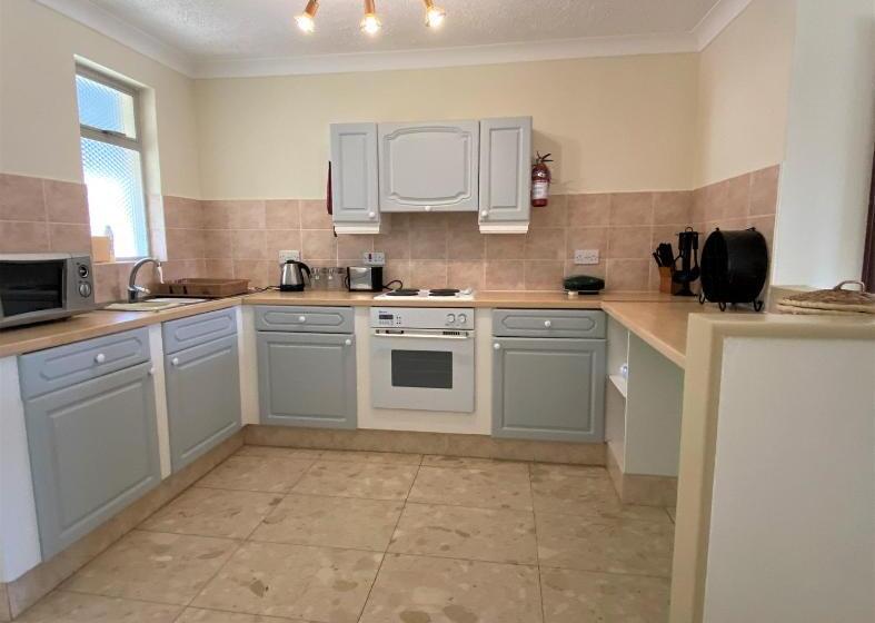 ویلا دلوکس 2 خوابه, Kololi Beach Resort