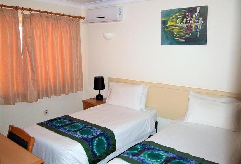 ویلا دلوکس 2 خوابه, Kololi Beach Resort