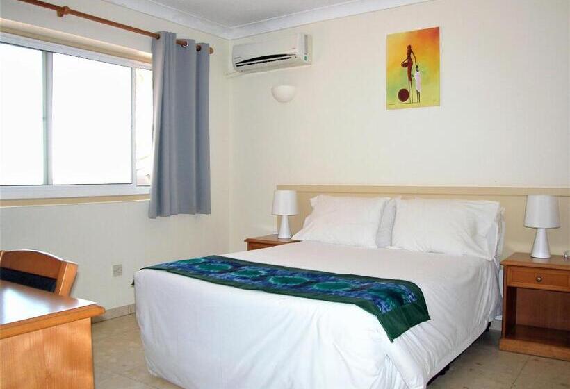 ویلا دلوکس 2 خوابه, Kololi Beach Resort