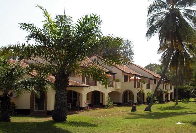 ویلا دلوکس 2 خوابه, Kololi Beach Resort