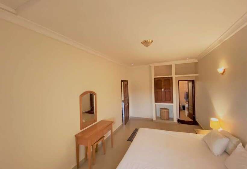 آپارتمان سوپریور 2 خوابه, Kololi Beach Resort