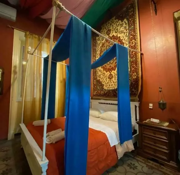 اتاق لوکس, Hollywood Inn Palermo