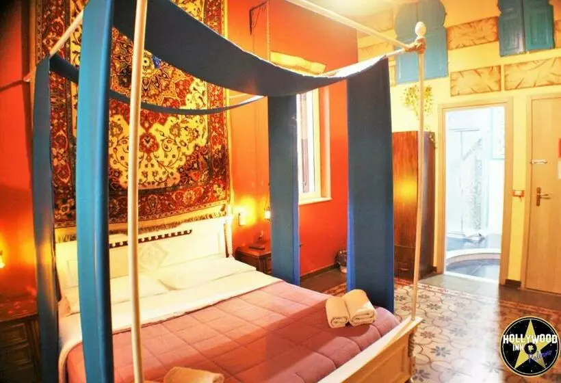اتاق لوکس, Hollywood Inn Palermo