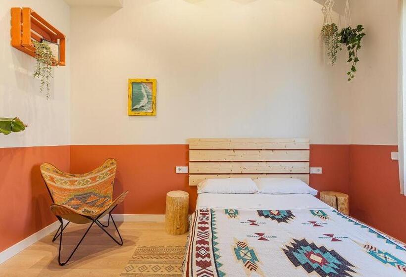 اتاق استاندارد با سرویس بهداشتی مشترک, Bird House