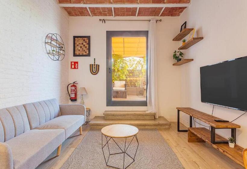 1 Bedroom Penthouse Apartment, Bird House