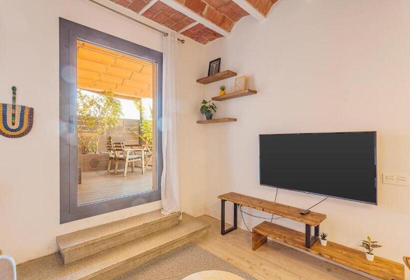 1 Bedroom Penthouse Apartment, Bird House