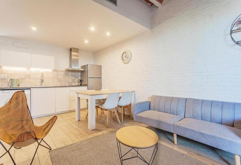 1 Bedroom Penthouse Apartment, Bird House