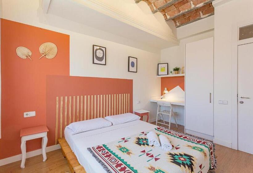 اتاق استاندارد با سرویس بهداشتی مشترک, Bird House