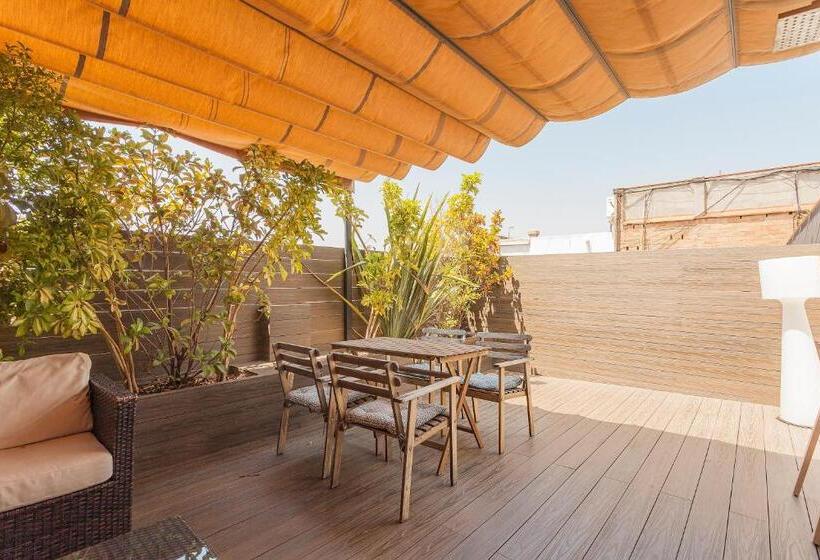 1 Bedroom Penthouse Apartment, Bird House