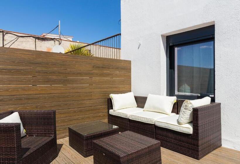 1 Bedroom Penthouse Apartment, Bird House