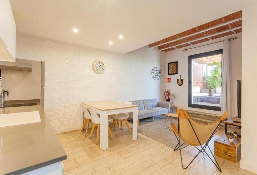 1 Bedroom Penthouse Apartment, Bird House