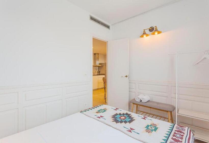 1 Bedroom Penthouse Apartment, Bird House