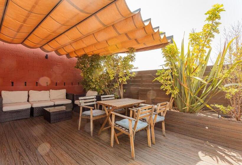 1 Bedroom Penthouse Apartment, Bird House