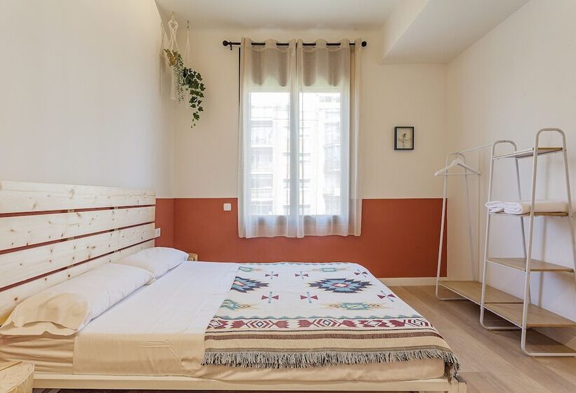 اتاق استاندارد با سرویس بهداشتی مشترک, Bird House