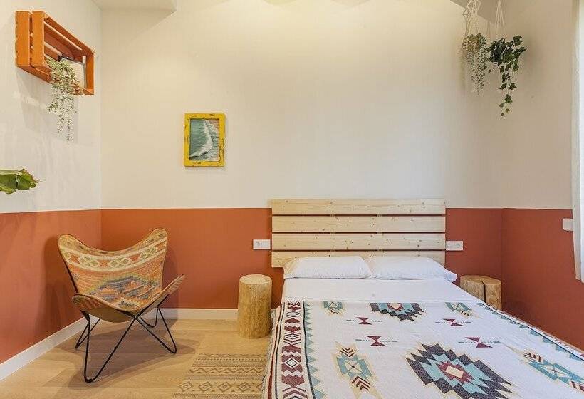 اتاق استاندارد با سرویس بهداشتی مشترک, Bird House