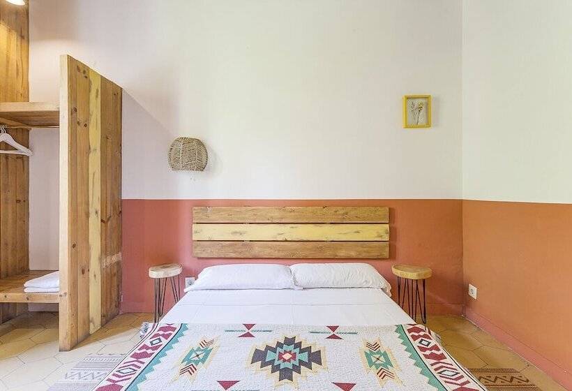 اتاق استاندارد با سرویس بهداشتی مشترک, Bird House