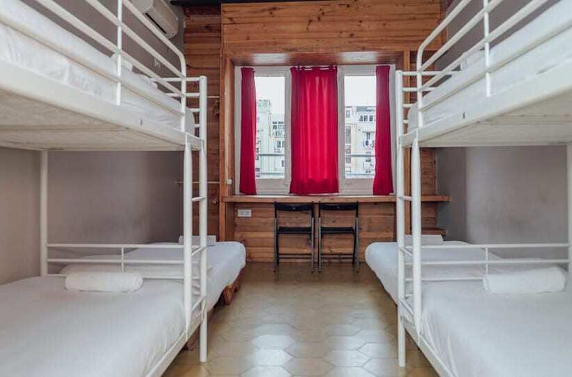 اتاق خانوادگی, Bird House