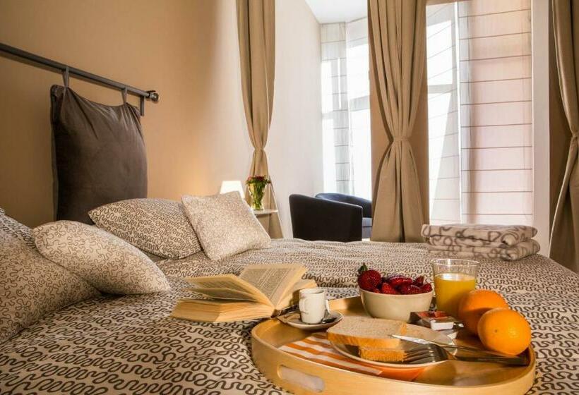 Номер Стандарт, Born Barcelona Hostel