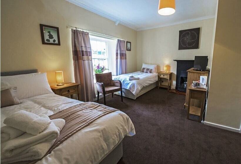 חדר סטנדרט לארבעה, The Unicorn Richmond