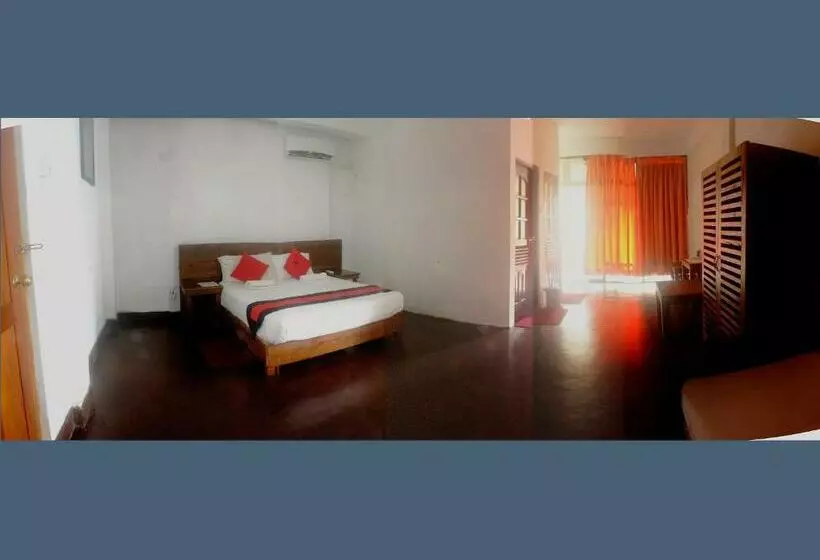 اتاق لوکس, 256 Townhouse Rest