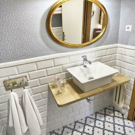 اتاق استاندارد, Colonial De Santillana