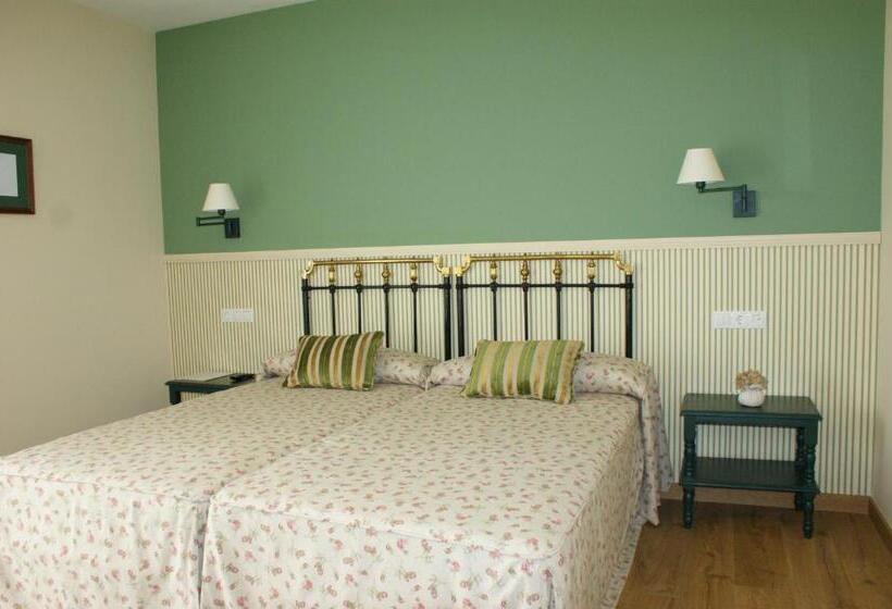 اتاق استاندارد, Colonial De Santillana