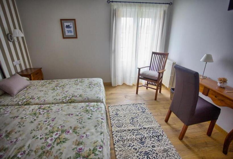 اتاق استاندارد, Colonial De Santillana