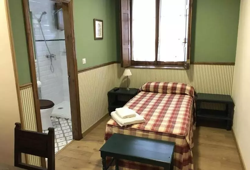 スタンダードシングルルーム, Colonial De Santillana