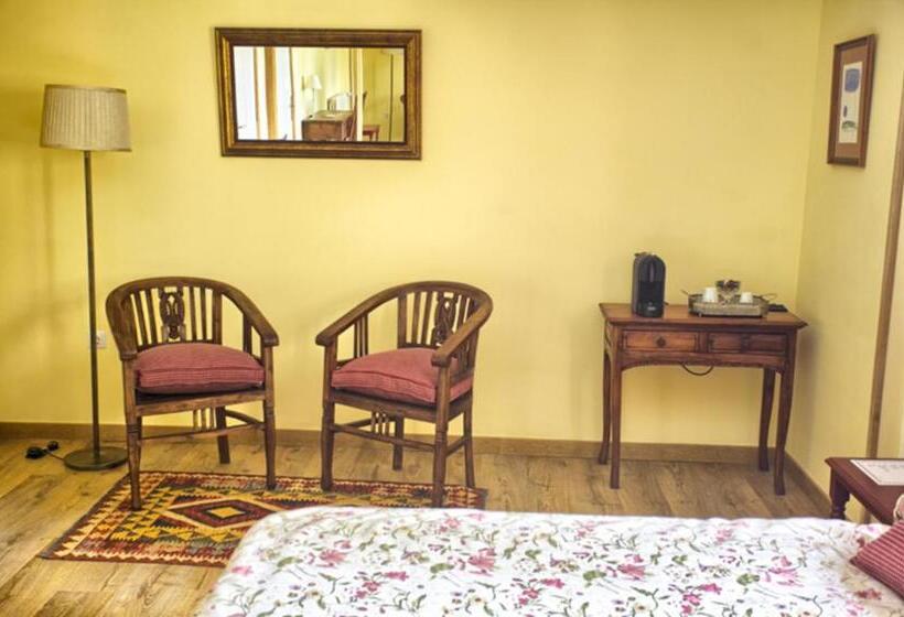 اتاق استاندارد, Colonial De Santillana