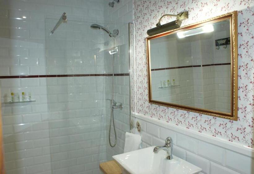 اتاق استاندارد, Colonial De Santillana