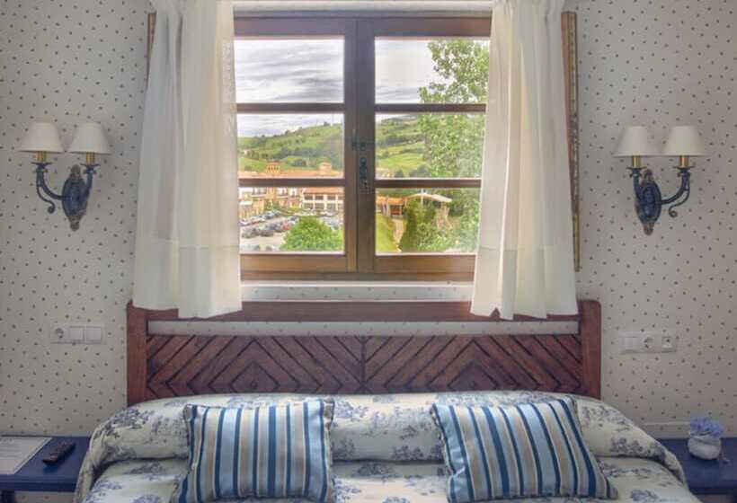 اتاق استاندارد سه نفره, Colonial De Santillana