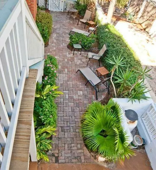 سوئیت با تخت بزرگ, Desoto Beach Gardens