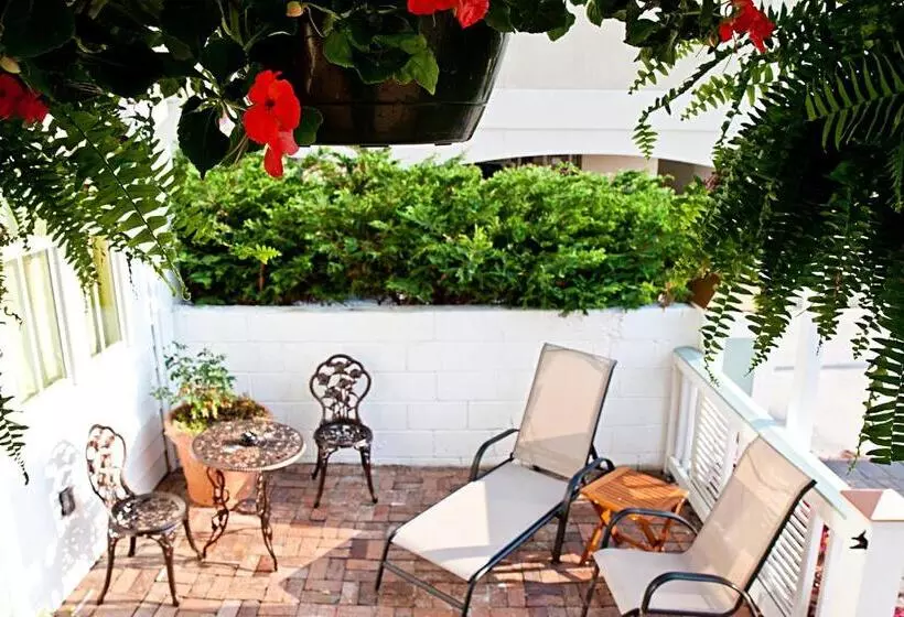 سوئیت برای معلولان, Desoto Beach Gardens