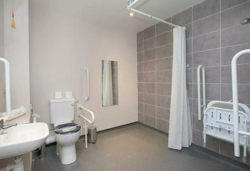Standard Room King Bed Adapted for people with reduced mobility, Drimsynie Estate
