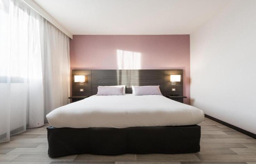 Номер Deluxe, Eurocentre 3 Toulouse Nord
