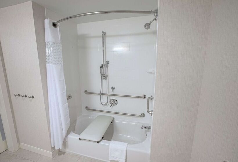 Номер Стандарт Адаптированный для Инвалидов, Hampton Inn By Hilton Amesbury