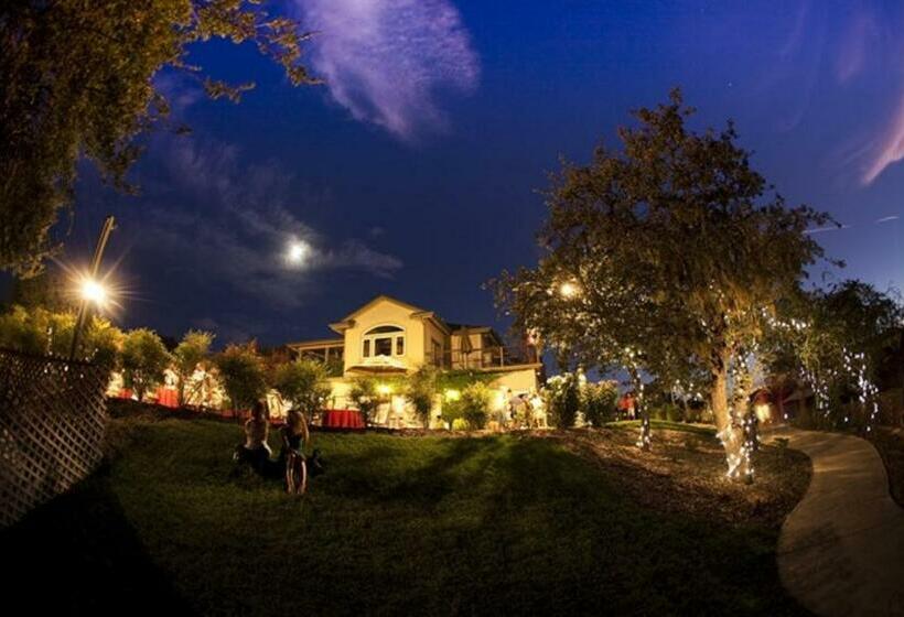 سوییت, High Ridge Manor