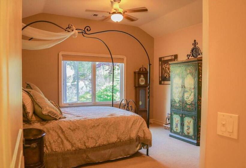 اتاق لوکس, High Ridge Manor