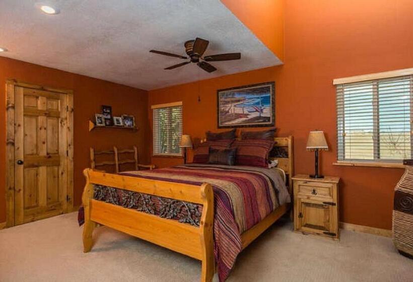 کلبه ییلاقی سوپریور یک خوابه, High Ridge Manor