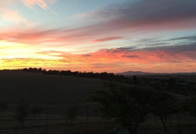 کلبه ییلاقی سوپریور یک خوابه, High Ridge Manor