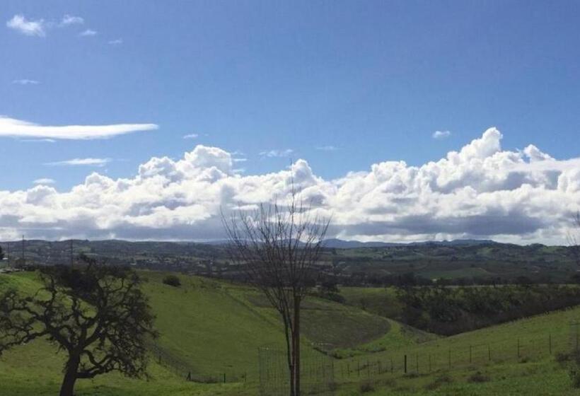 کلبه ییلاقی سوپریور یک خوابه, High Ridge Manor