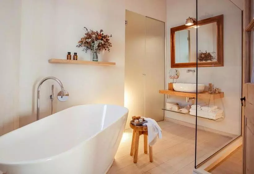 سوییت دوبلکس, Jardí De Ses Bruixes Boutique
