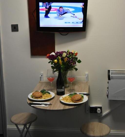 デラックススタジオ, London Olympus Hotel Nirvana